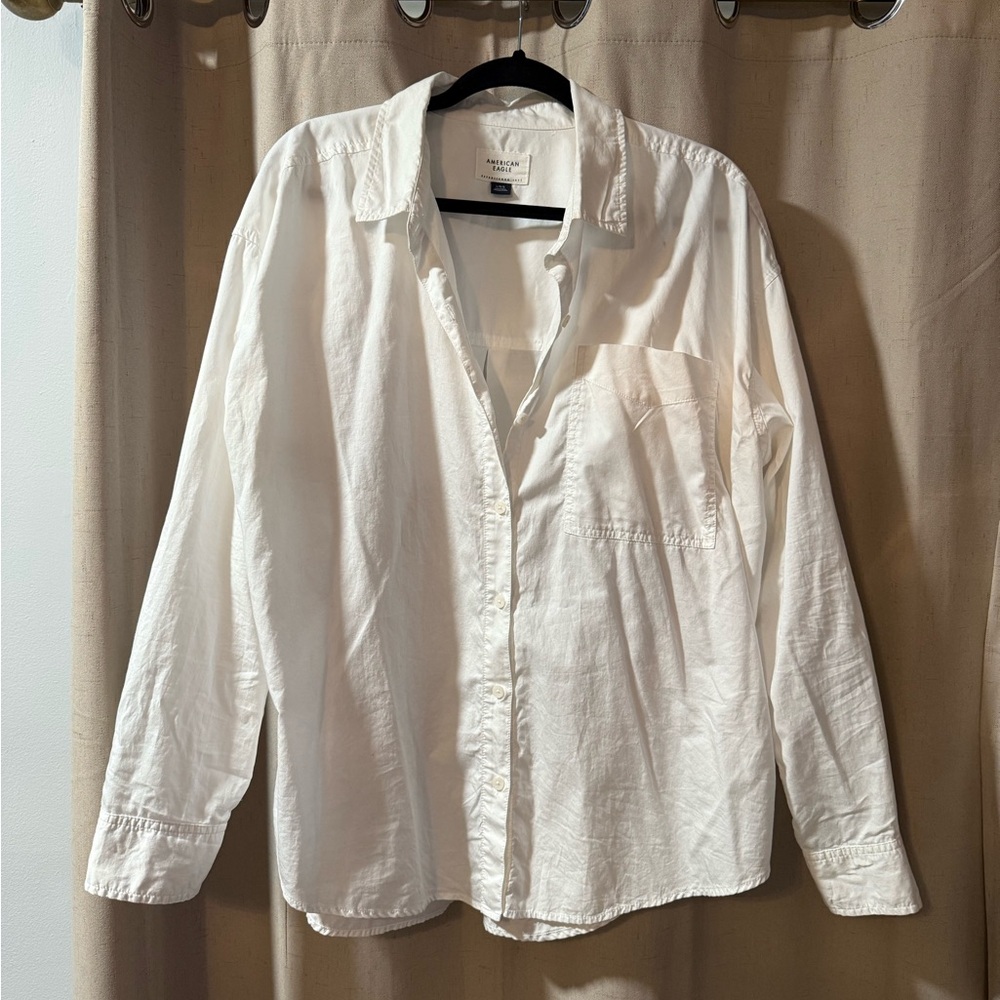 Like NEW American Eagle White Button-Up Shirt